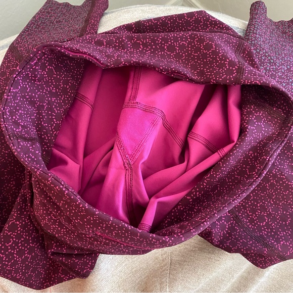 LULULEMON Tight Stuff Reflective Scalloped Leggings - Picture 6 of 7